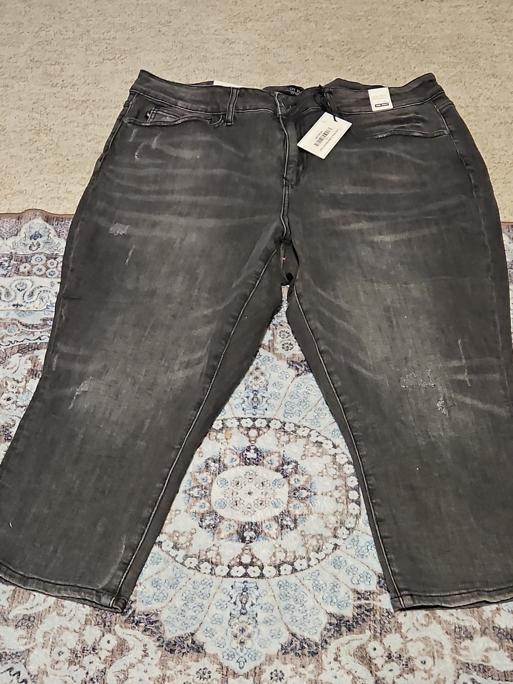Judy Blue Washed Black Skinny Fit Capri Jeans